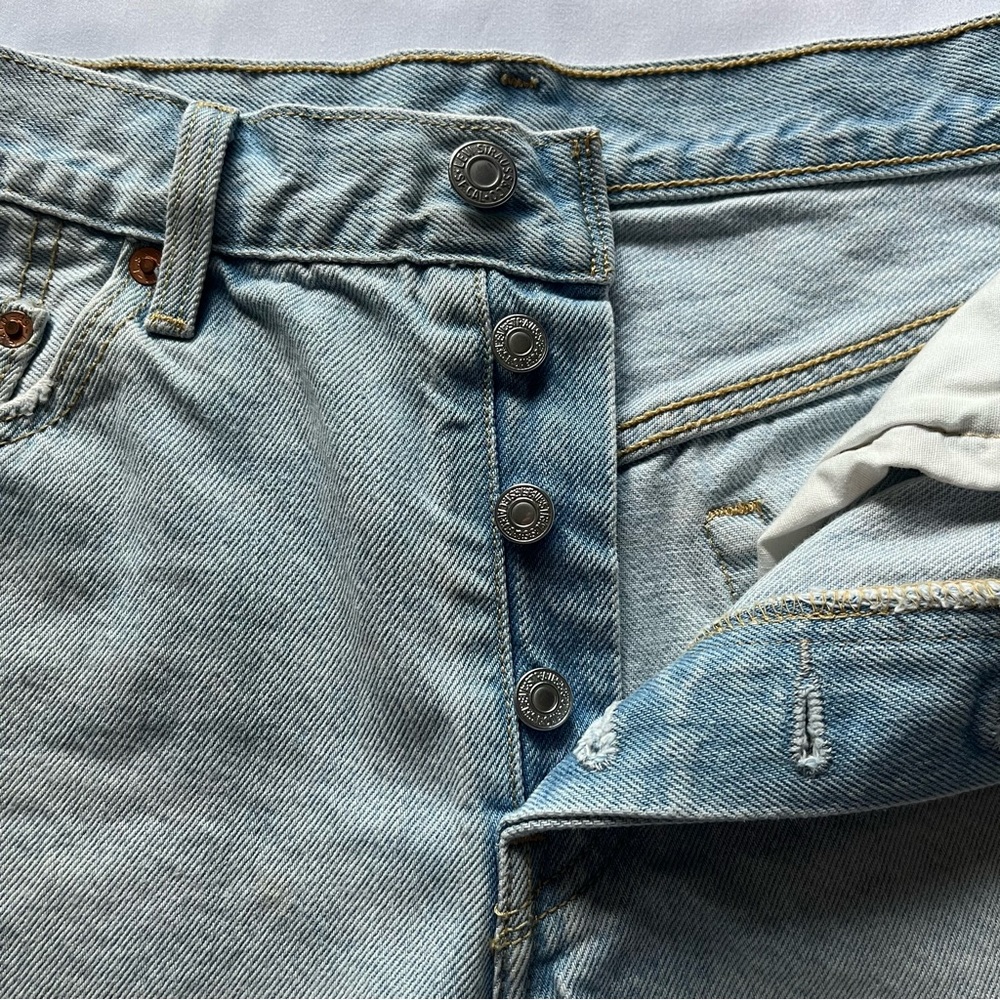 Levi’s - Picture 5 of 7